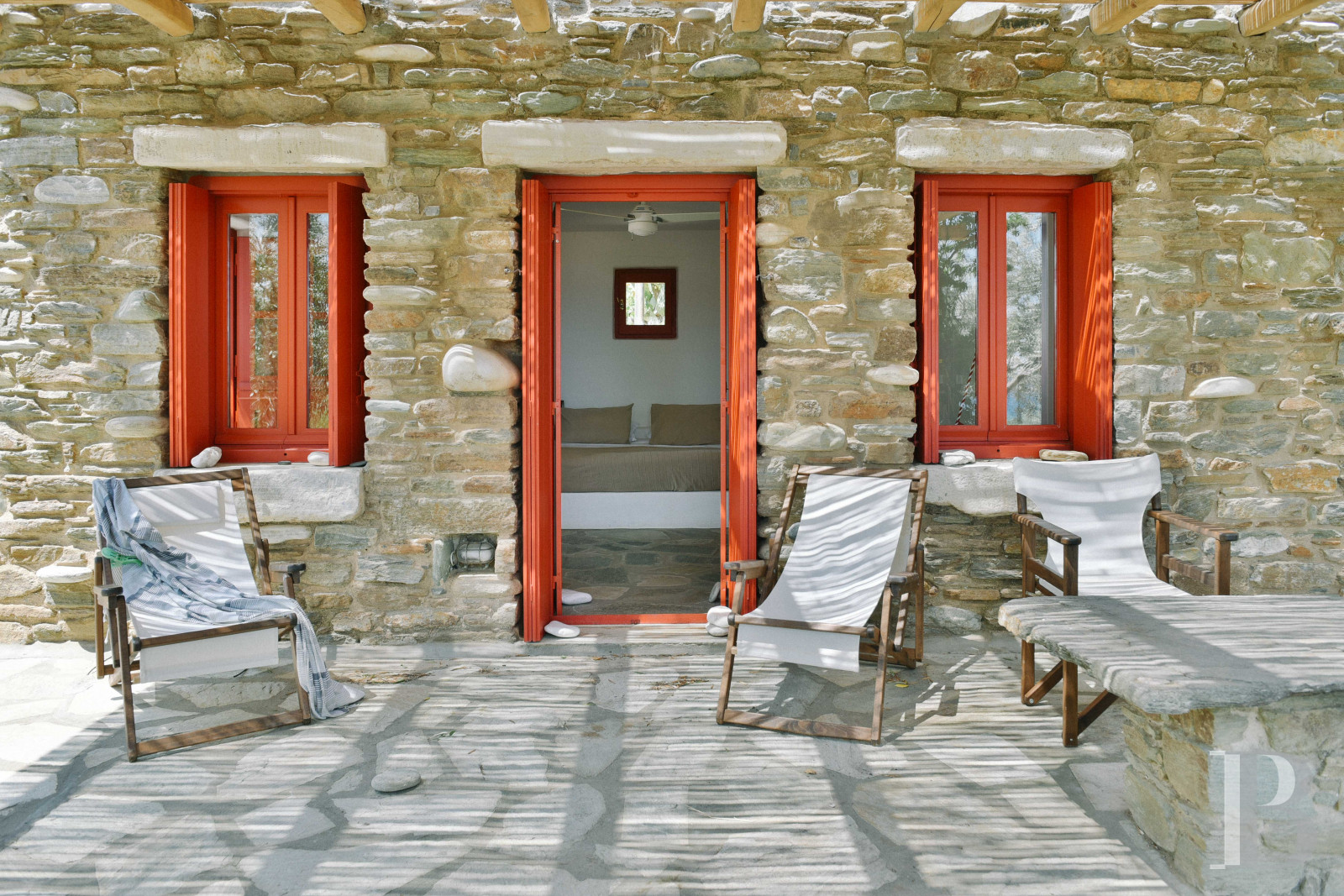 Three former sheepfolds united by a beautiful spirit by the sea in Tinos, the Cyclades - photo  n°24